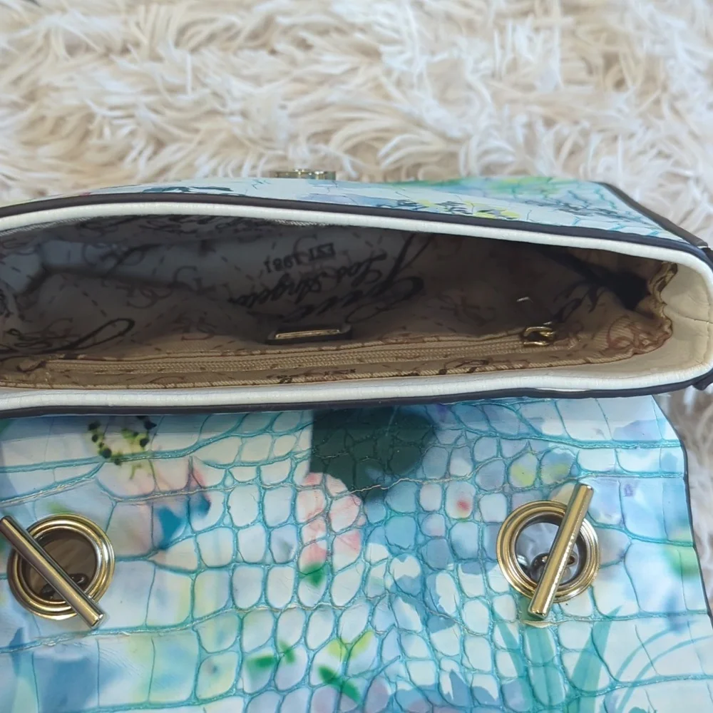 Guess floral croc